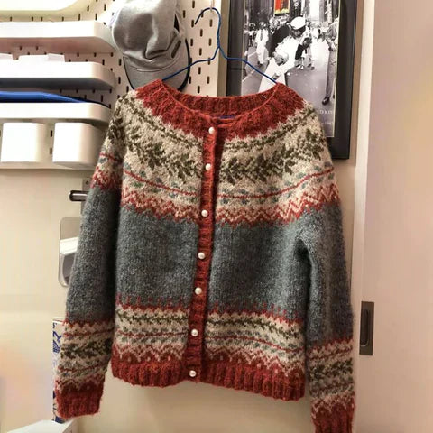 Marg| Pullover mit Vintage-Knöpfen