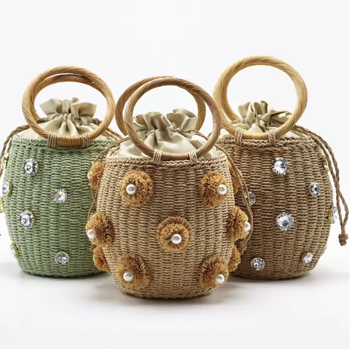 1 Tasche aus Strohgeflecht