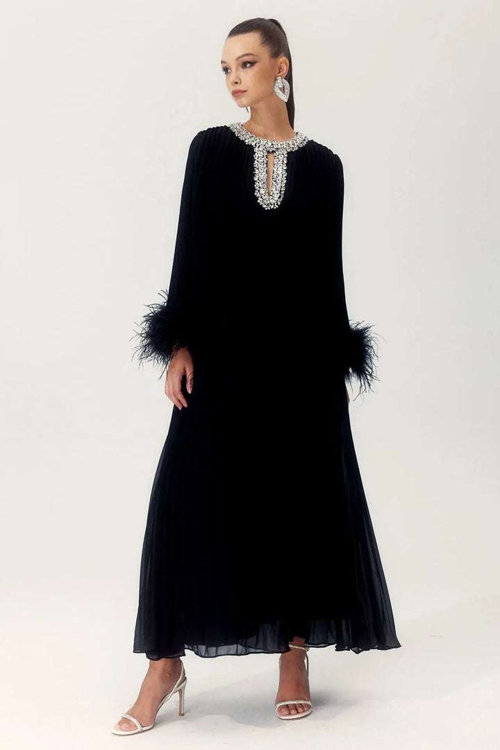 Yvonne elegante Chiffon-Maxi-Robe mit Federn