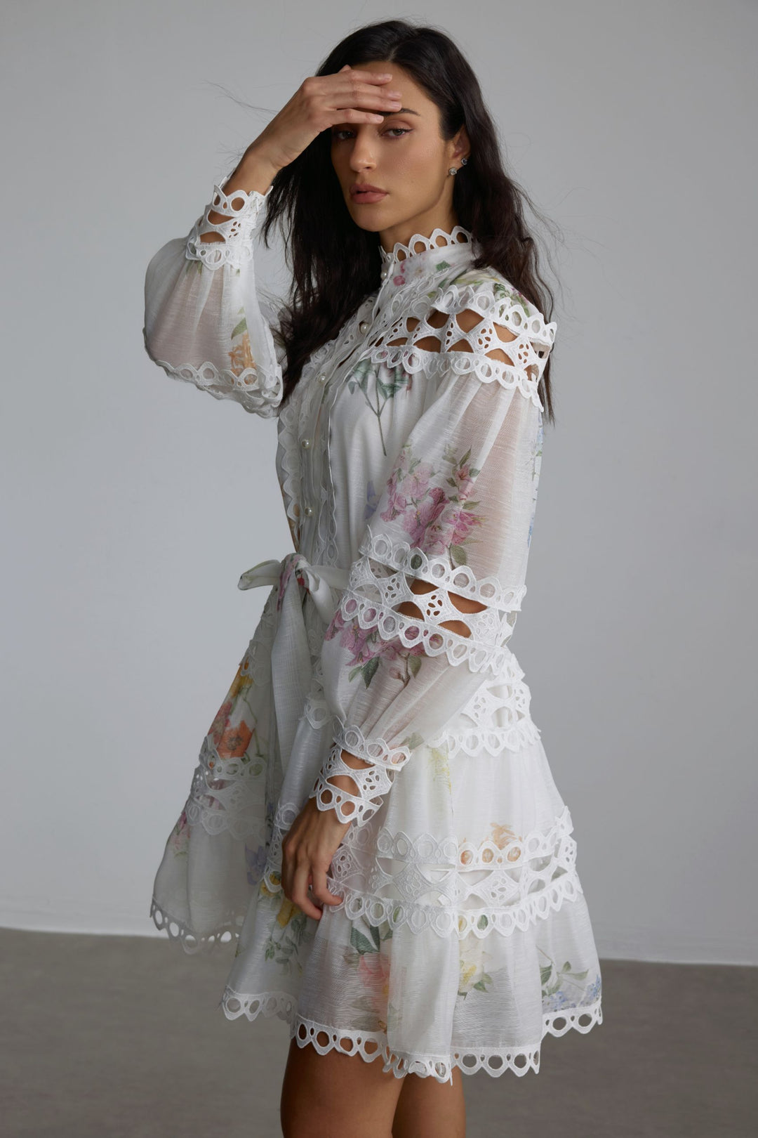 Alice Minikleid mit Blumenmuster und Spitzeneinsätzen Saum - KYMA
