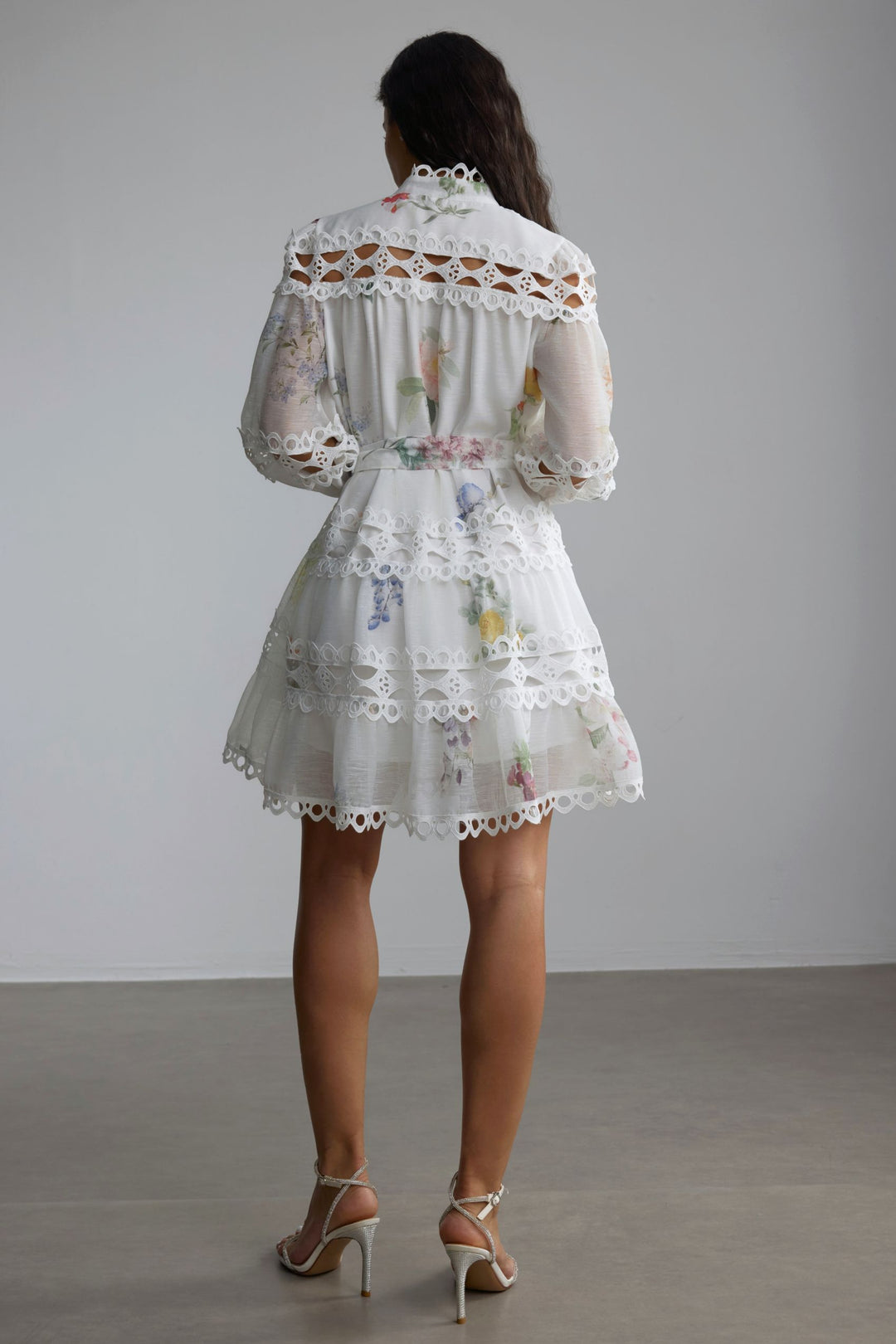 Alice Minikleid mit Blumenmuster und Spitzeneinsätzen Stoff - KYMA