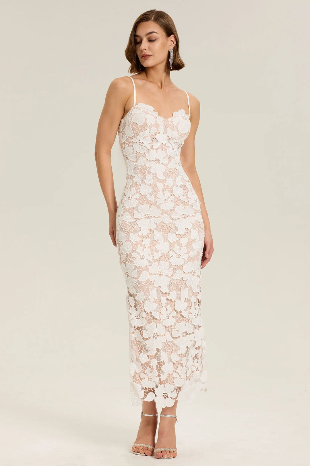 Amanda Maxikleid aus Spitze mit Blumenstickerei, ärmellos - KYMA