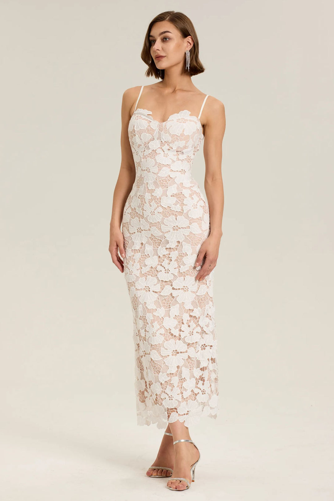 Elegante Silhouette des Amanda Maxikleids - KYMA