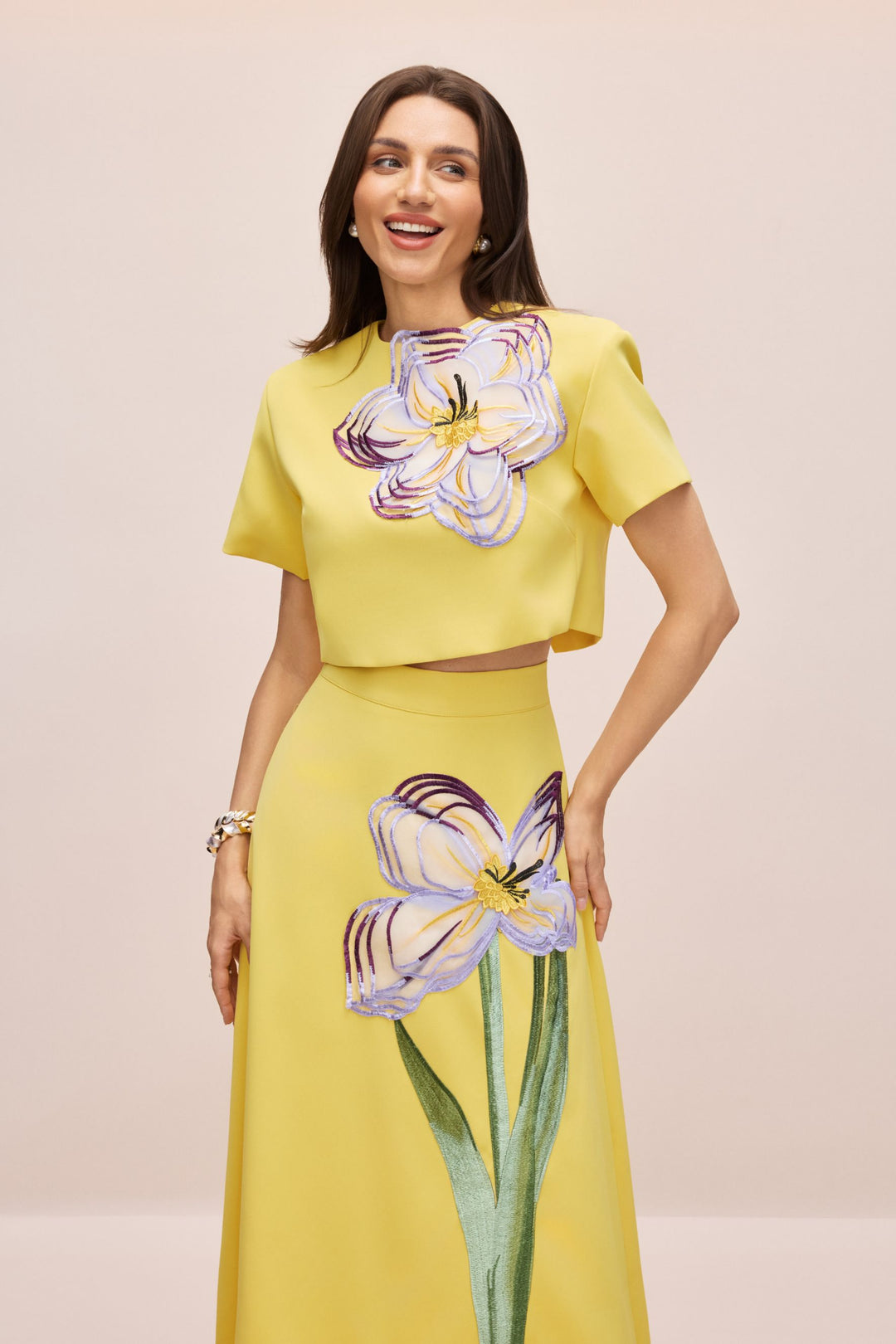 Angelica Blumen-Applikations-Kurzarm-Oberteil & Rock-Set Detail Rock – KYMA