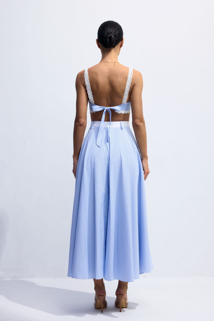 Der A-Linien-Rock des Sets mit blauen Streifen - KYMA