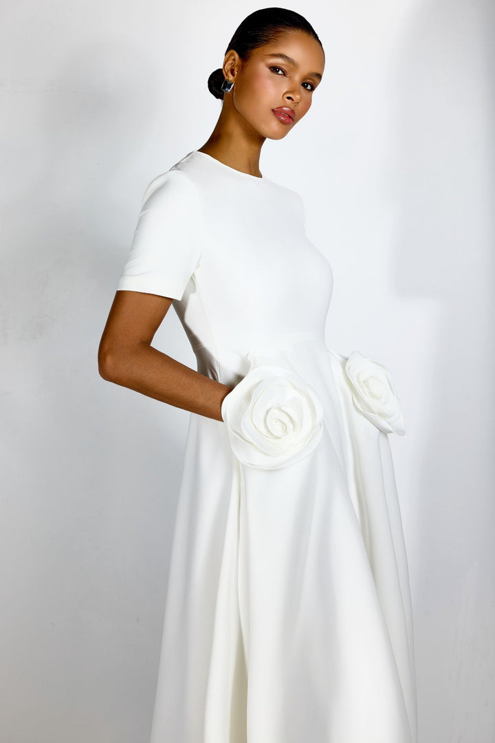 Ava Midikleid, Detail der Blumenapplikation - KYMA
