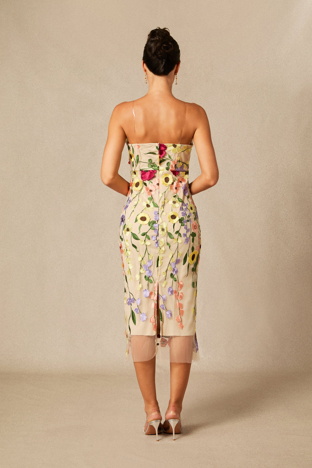 Belle Trägerloses Midi-Kleid mit Spitze und Blumenmuster – KYMA