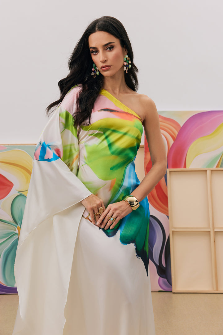 Bernice elegantes Maxikleid mit Print und einem Ärmel – KYMA