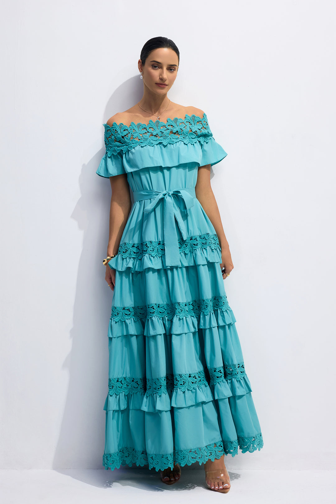 Beth Maxikleid in einer festlichen Szene – KYMA