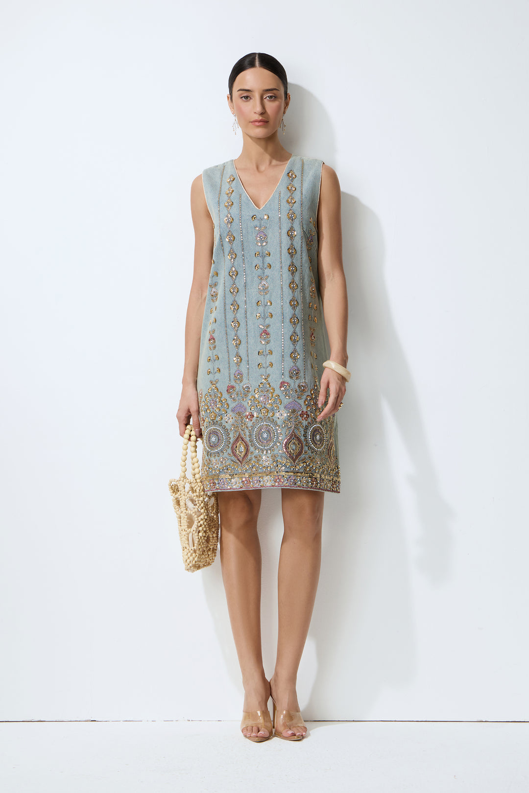 Casual Crush Blaues, mit Pailletten besticktes V-Ausschnitt Mini-Kleid – KYMA