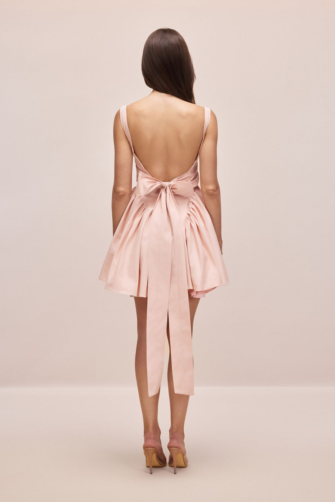 Styling-Idee für das Debby Neckholderkleid - KYMA