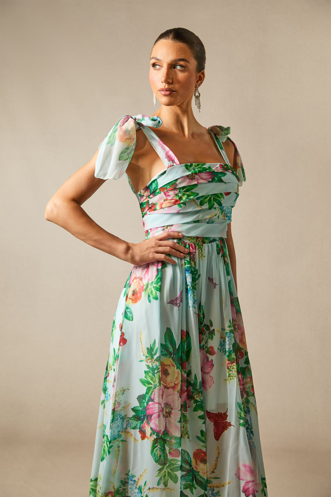 Detail der verstellbaren Träger am Dinah Maxikleid - KYMA