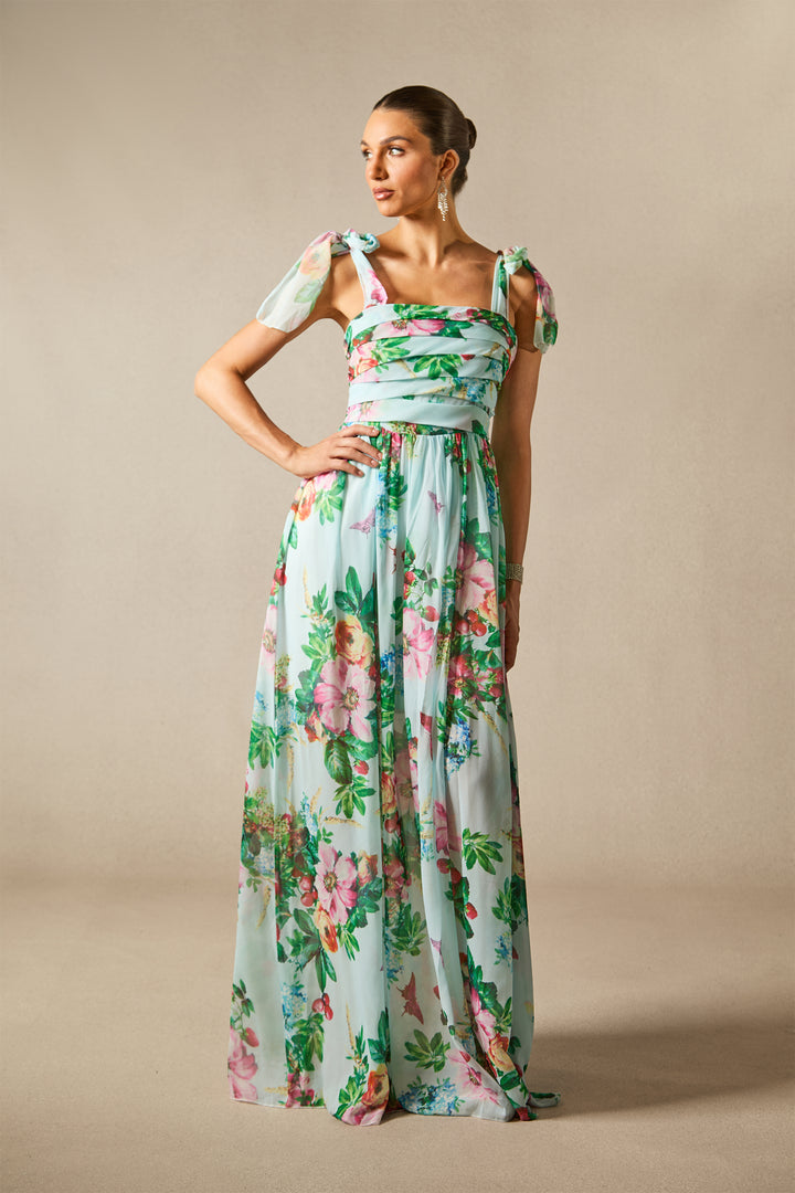 Nahaufnahme des floralen Drucks auf dem Chiffon - KYMA