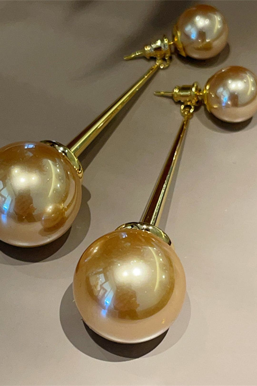 Doppelperlen-Hängeohrringe elegant – KYMA