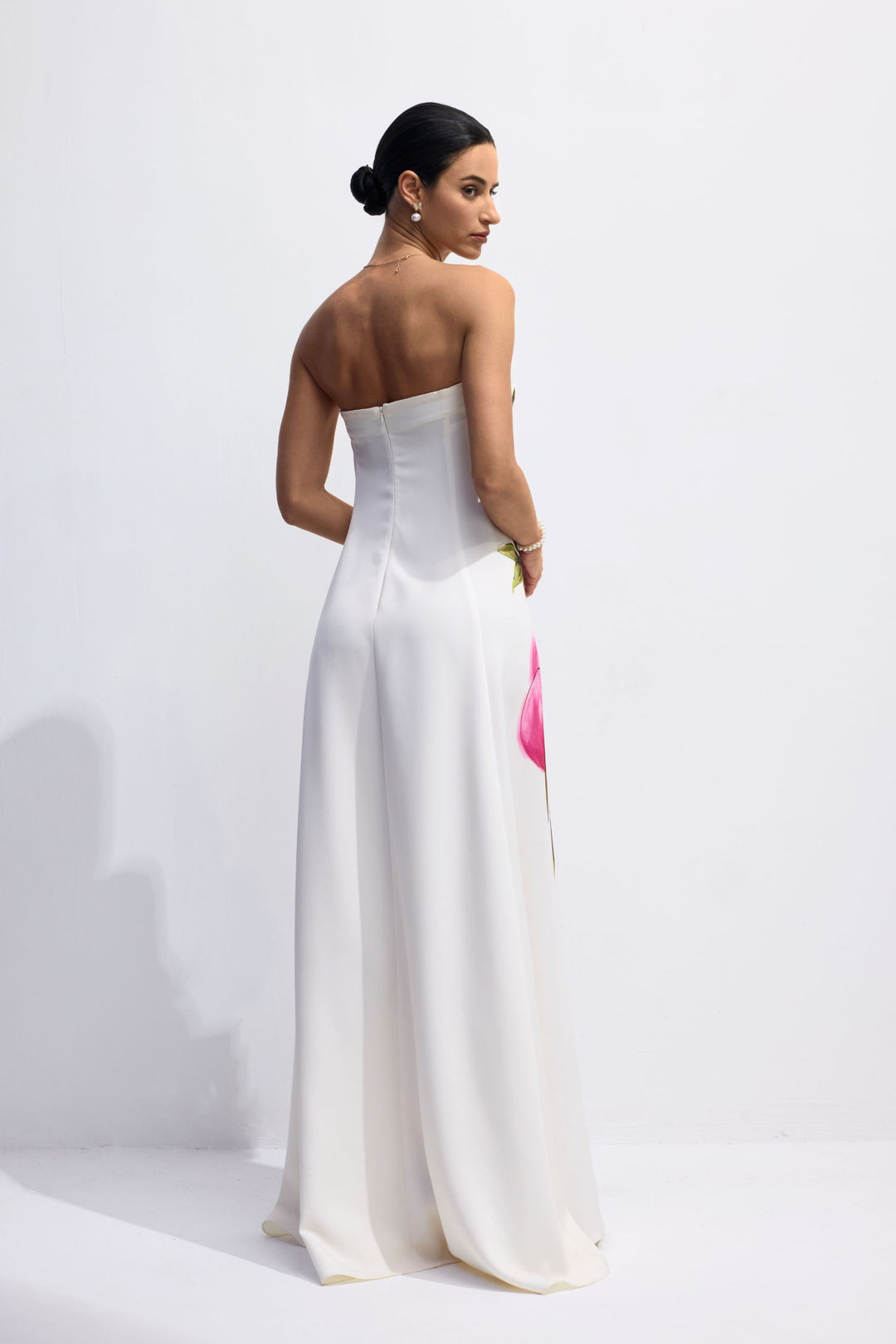 Dorothy trägerloses Satin-Maxikleid mit Blumenprint – KYMA