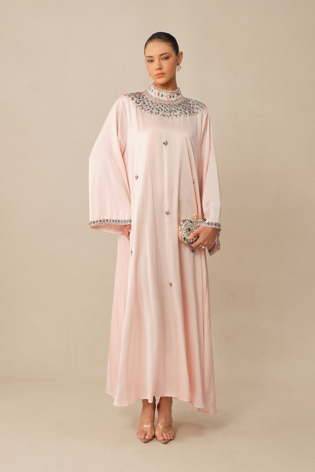 Maxikleid mit rosa Strasskragen und langen Ärmeln