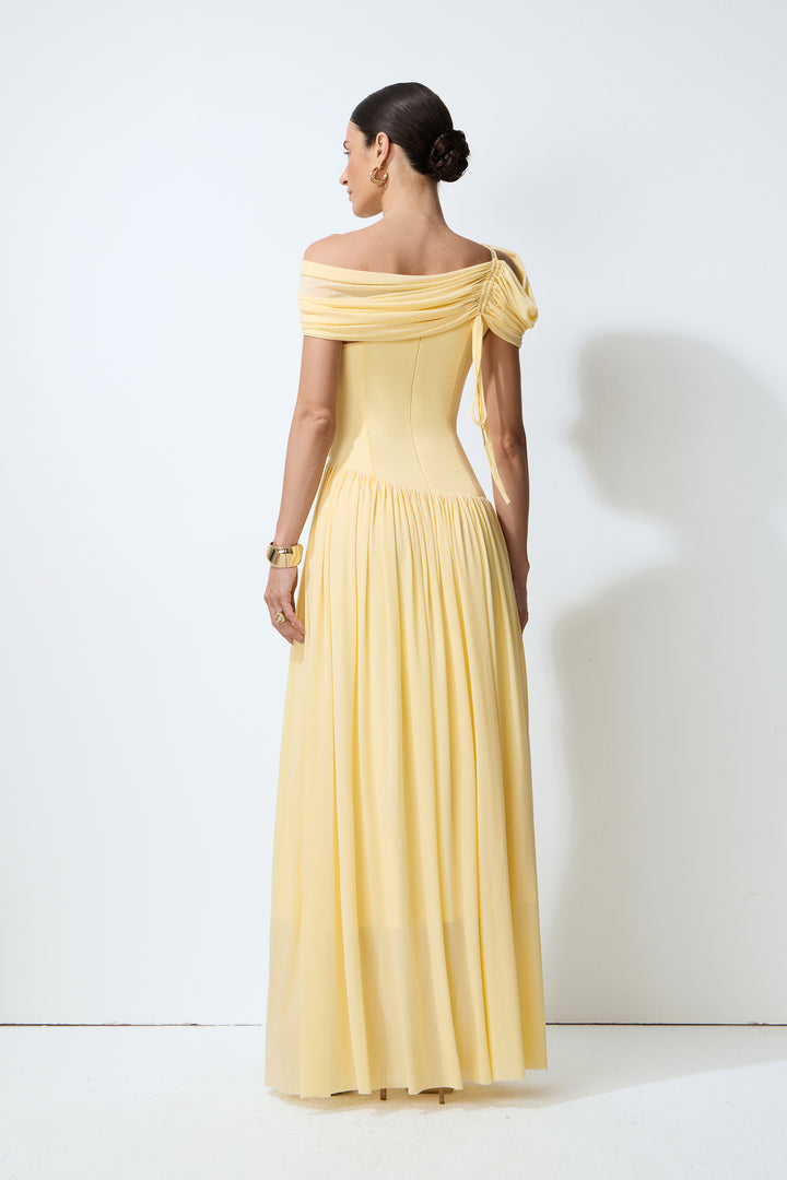 Drapierung am One-Shoulder-Ausschnitt - KYMA