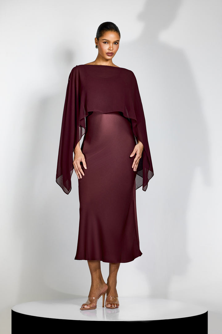 Elena Spaghettiträger Maxi-Kleid mit Cape-Bluse Model im Stehen - KYMA