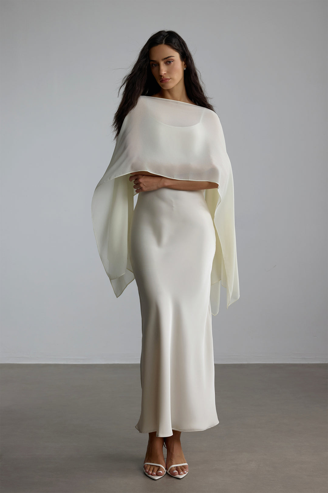 Elena Spaghettiträger-Maxikleid mit Cape-Bluse Vorderansicht - KYMA