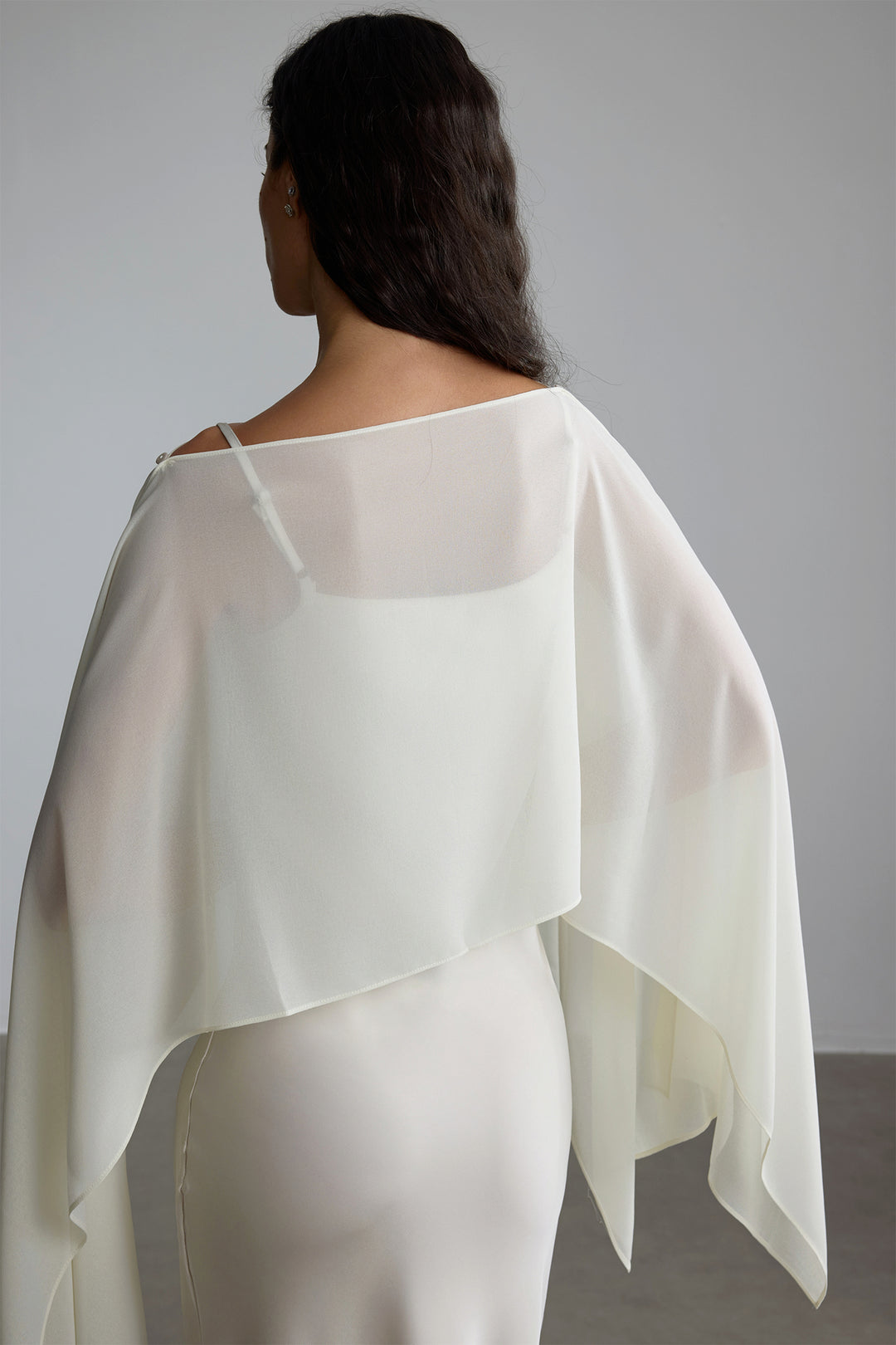 Elena Spaghettiträger-Maxikleid mit Cape-Bluse mit Accessoires - KYMA