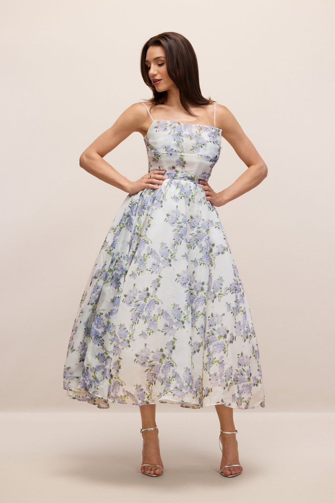 Ella Geblümtes Chiffon Midi-Kleid Silhouette - KYMA