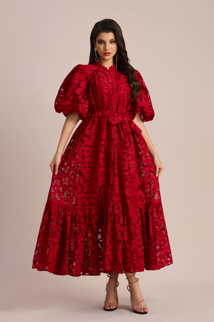 Emma besticktes Spitzen-Midi-Kleid mit Gürtel Vorderansicht - KYMA
