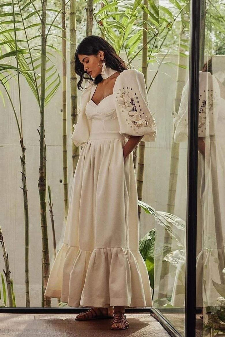 Styling-Vorschlag für das Eunice Kleid mit Sandalen - KYMA