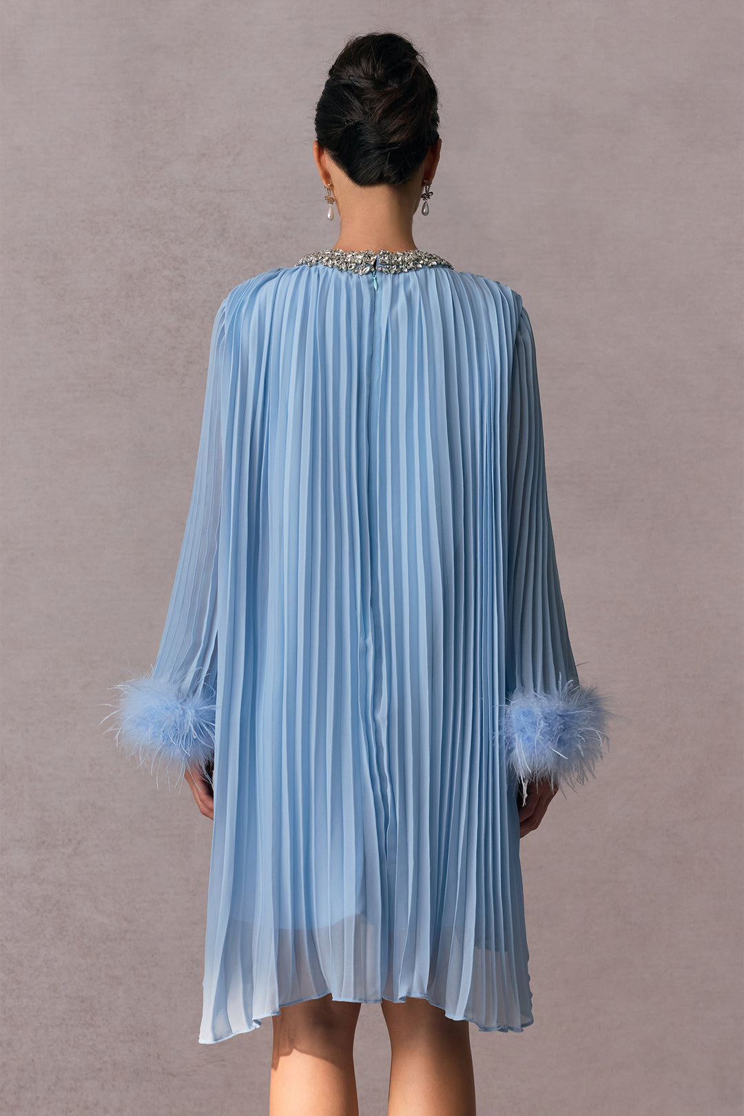Gabrielle Diamant-Minikleid im Einsatz