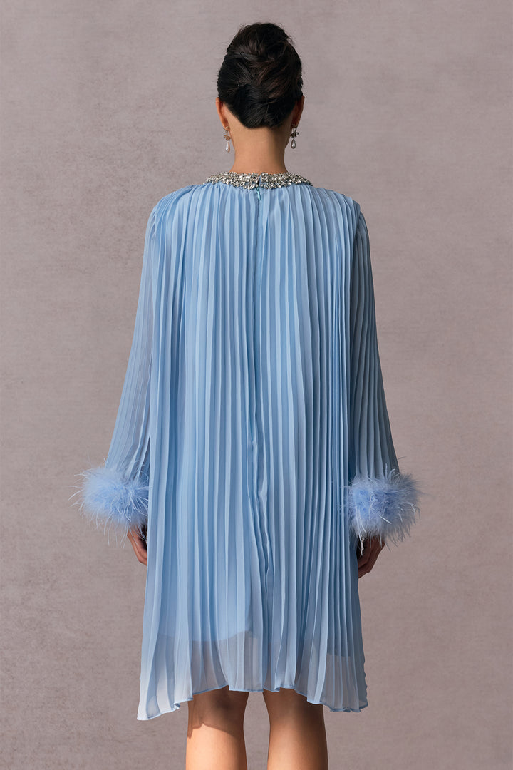 Gabrielle Diamant-Minikleid im Einsatz
