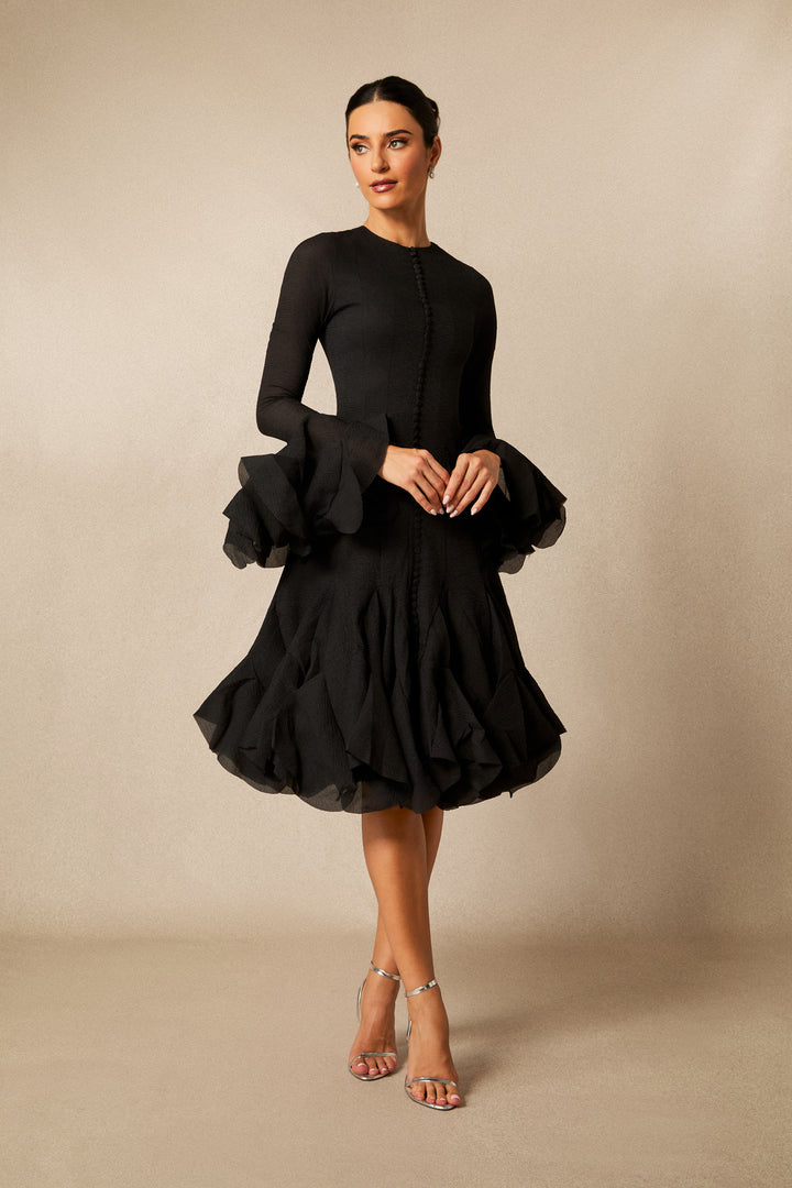 Gloria langes Ärmel Midi-Kleid mit ausgestelltem Saum – Tragebild 2 – KYMA