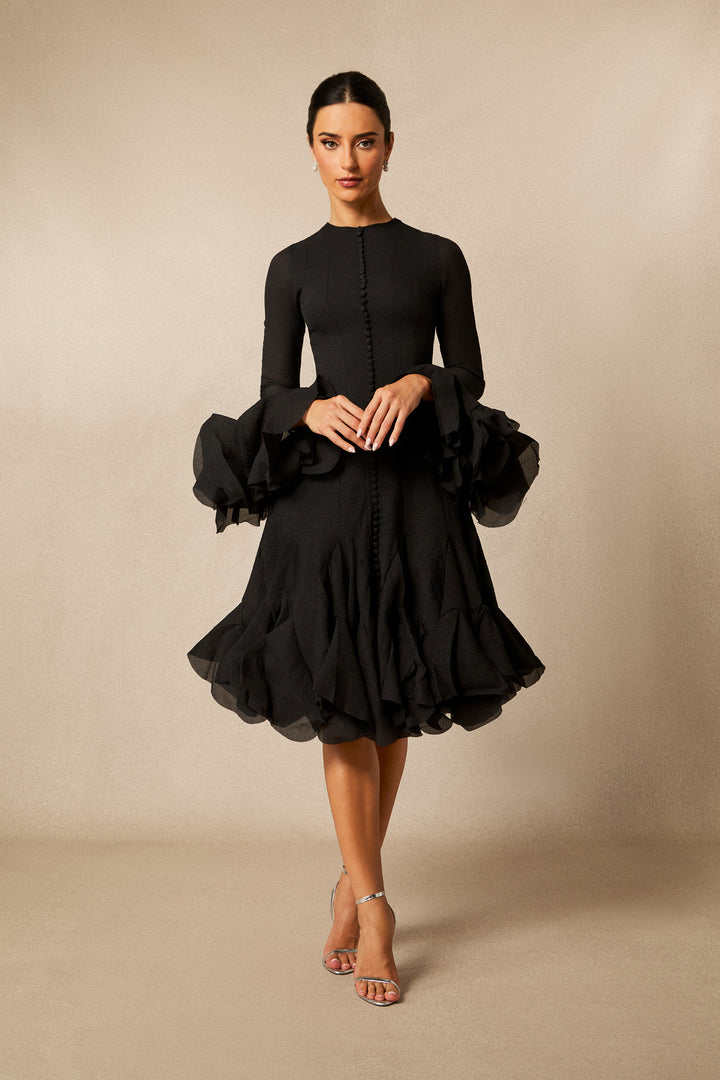 Gloria langes Ärmel Midi-Kleid mit ausgestelltem Saum – Tragebild 1 – KYMA