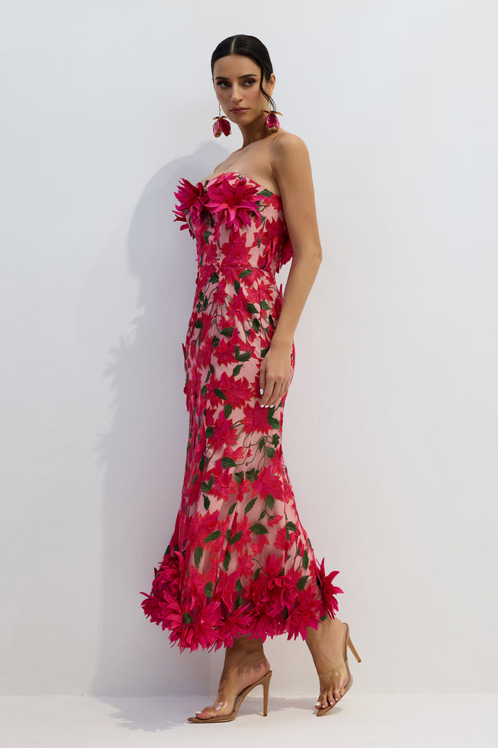 Eleganter Ausschnitt des Gloria Kleides