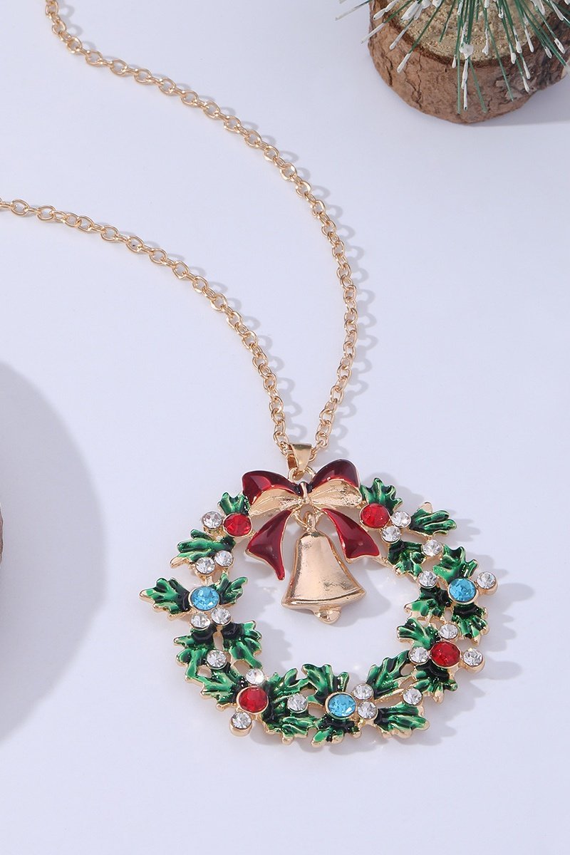 Die Halskette im Detail mit Strass - KYMA
