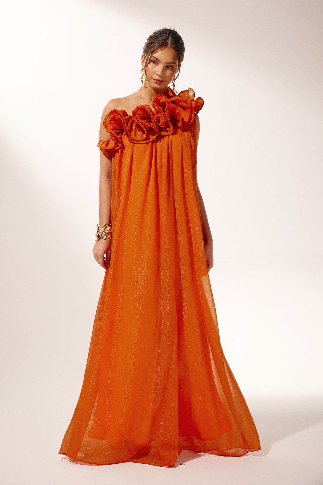 Detailaufnahme des Blumenmusters am Hedda Maxikleid - KYMA