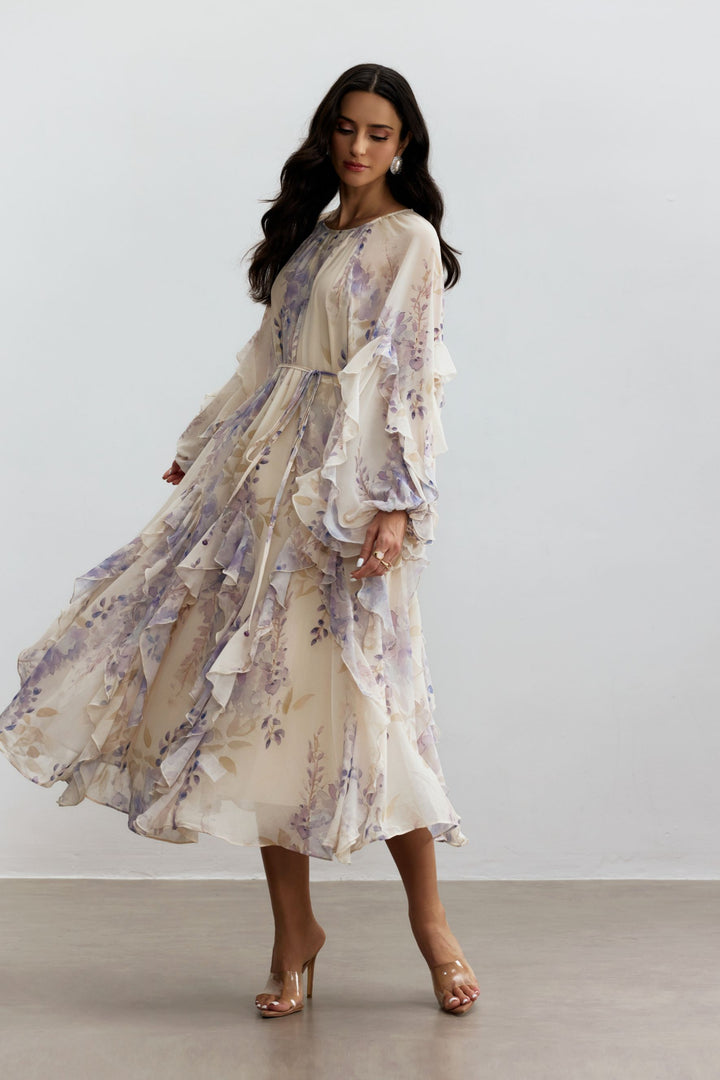 Idelle Blumenprint-Midirüschenkleid Modelansicht - KYMA