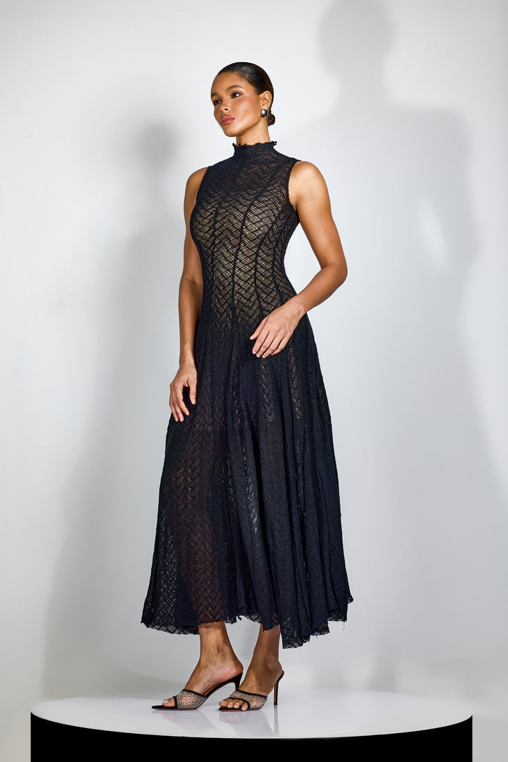 Janet ärmelloses Maxikleid mit hohem Kragen - KYMA