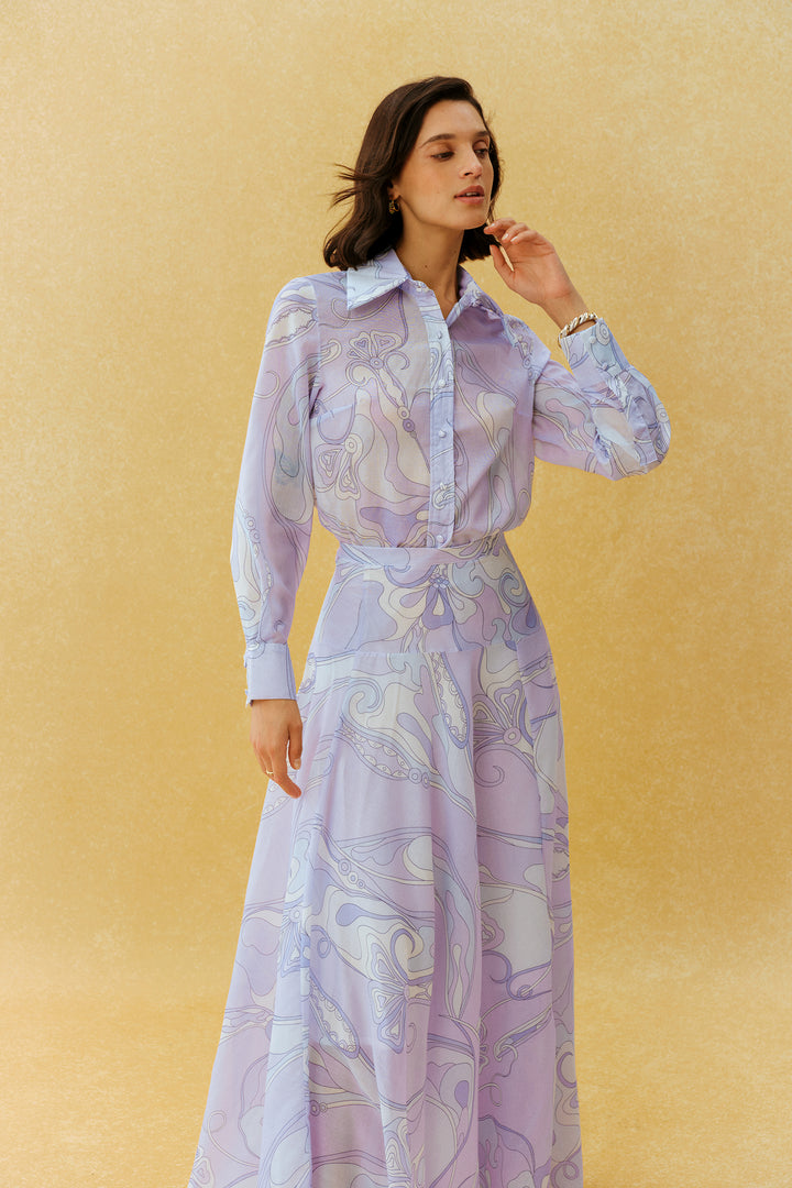 Styling-Idee für das lila abstrakte Set