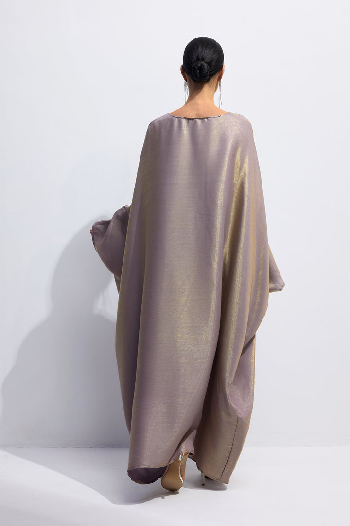 Madeline Kaftan in Aktion, zeigt die Bewegungsfreiheit - KYMA