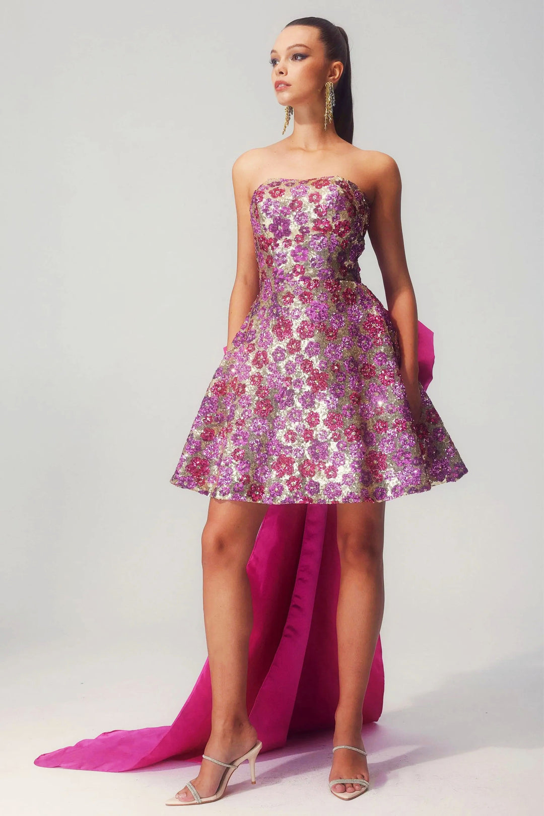 Madeline Blumen-Pailletten-Minikleid mit Schleife, KYMA