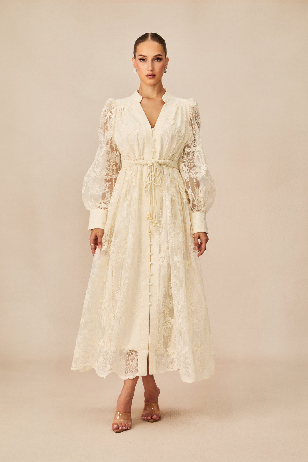 Stofftextur des Madeline Kleides mit Spitze - KYMA