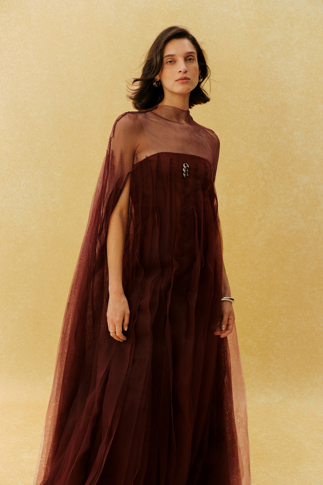 Detailansicht der Rüschen am Kleid - KYMA