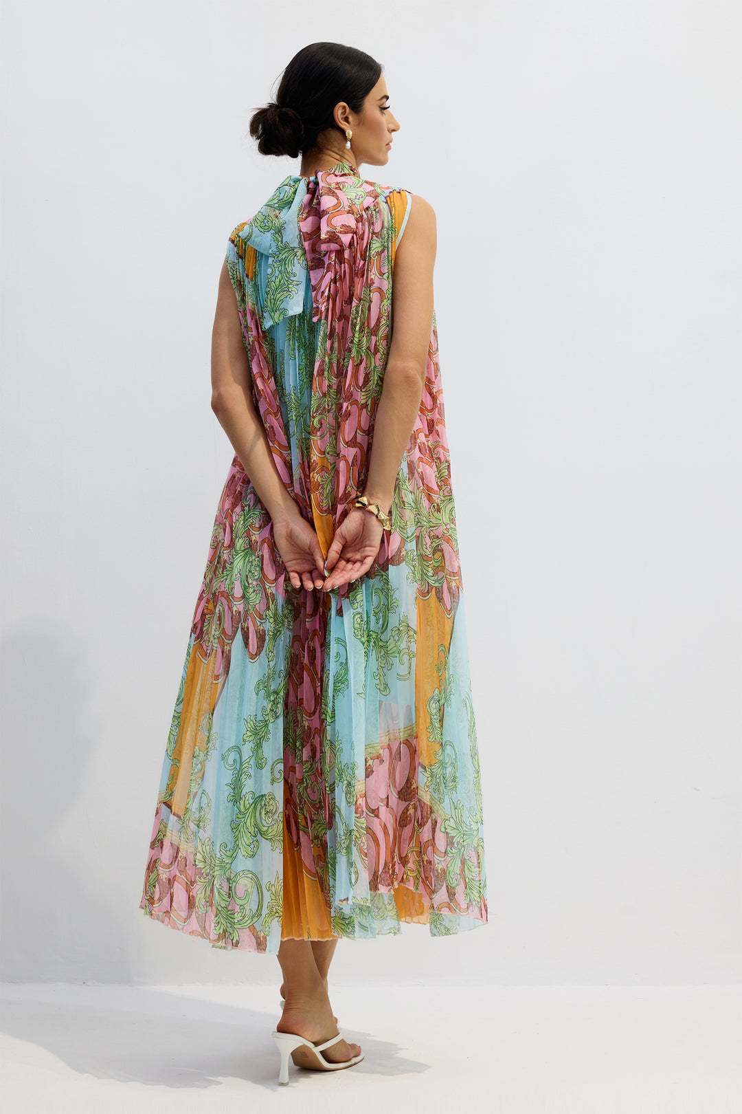 Detailansicht des Drucks auf dem Martha Kleid – KYMA