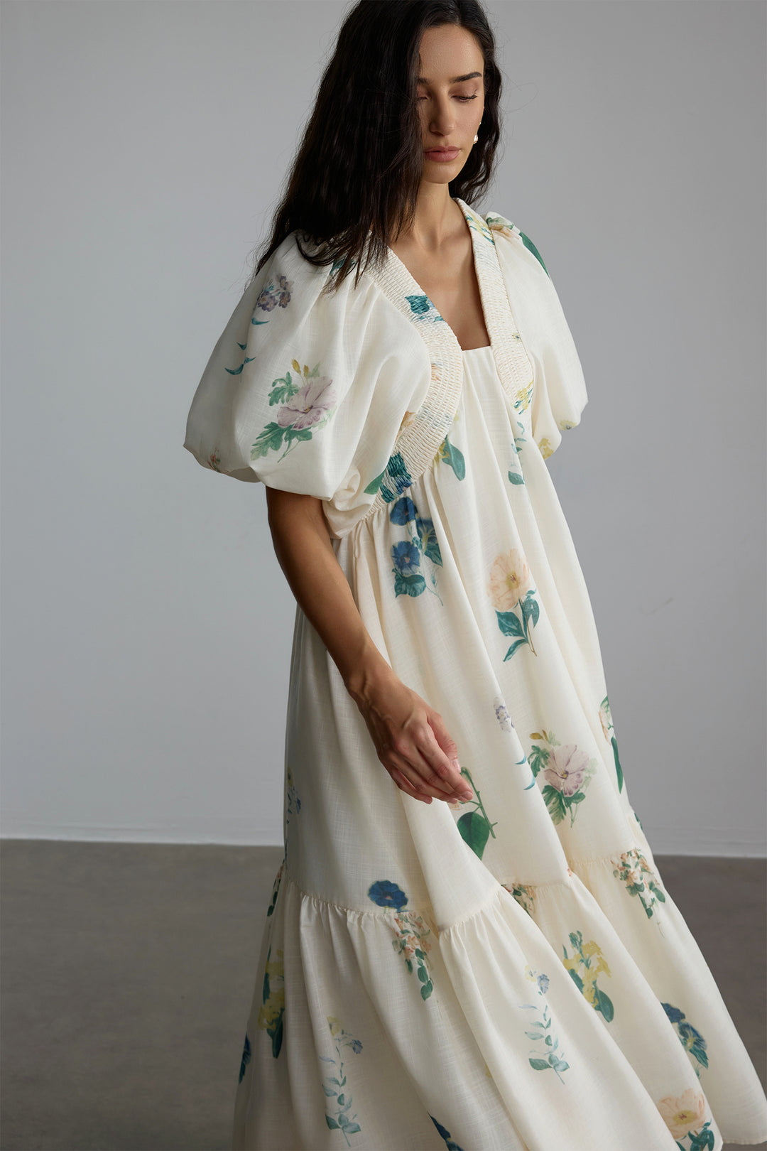 Maura Maxikleid mit Blumenmuster und Puffärmeln Ärmel Detail - KYMA