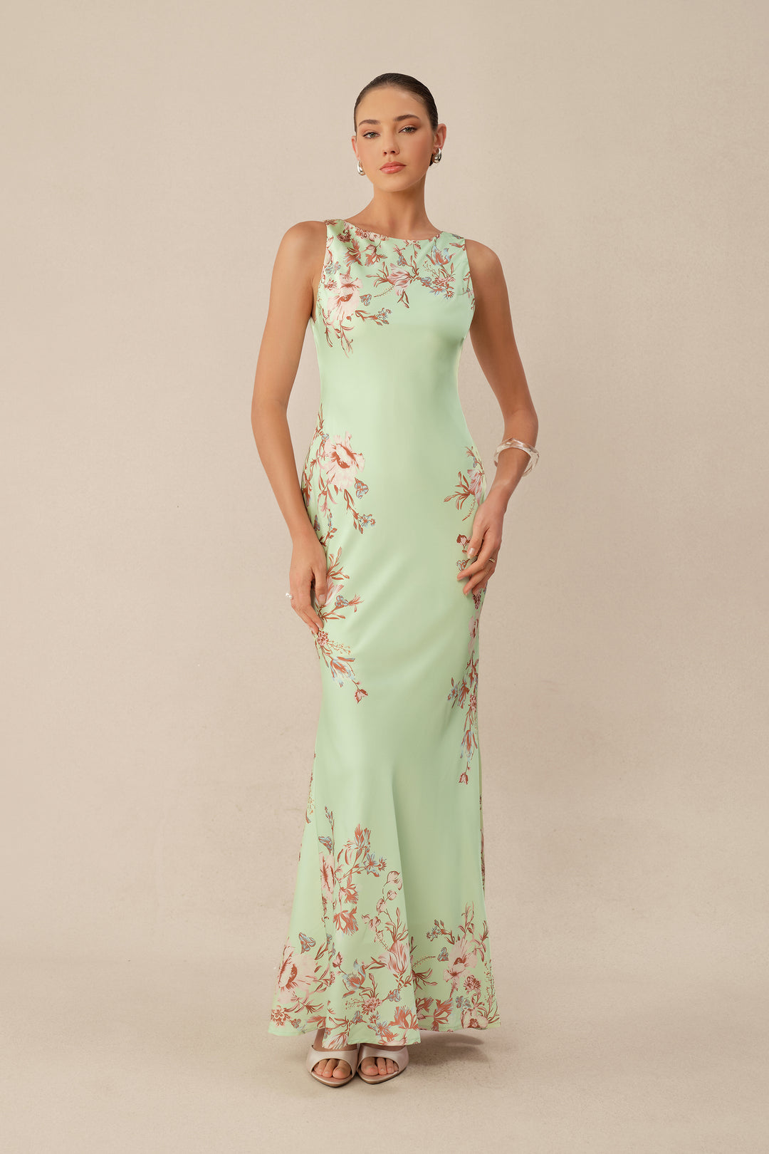 Mintgrünes Maxikleid mit Blumenprint und Cape – KYMA