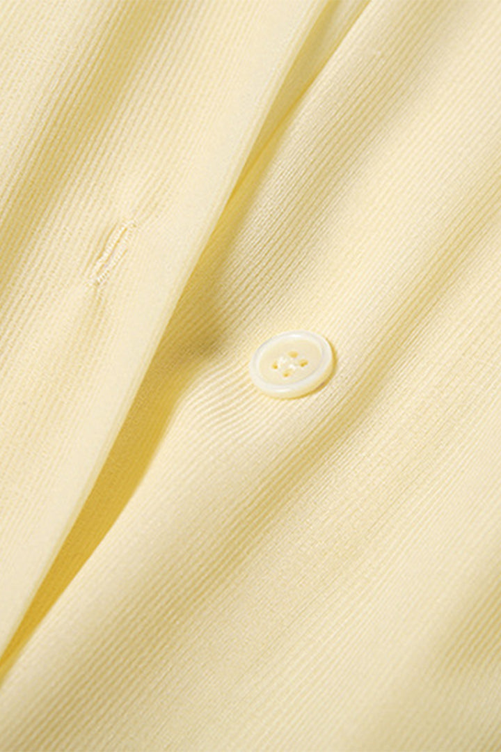 Sandy gerafftes Mini-Hemdblusenkleid Kragen Detail