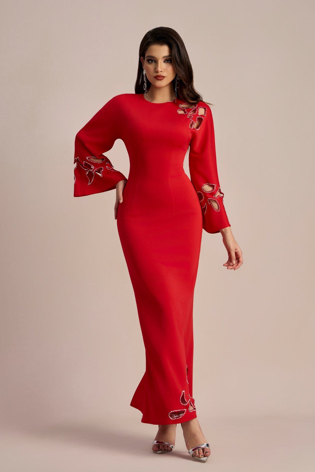 Sharon Langarm Maxikleid mit Fokus auf den Bodeneffekt
