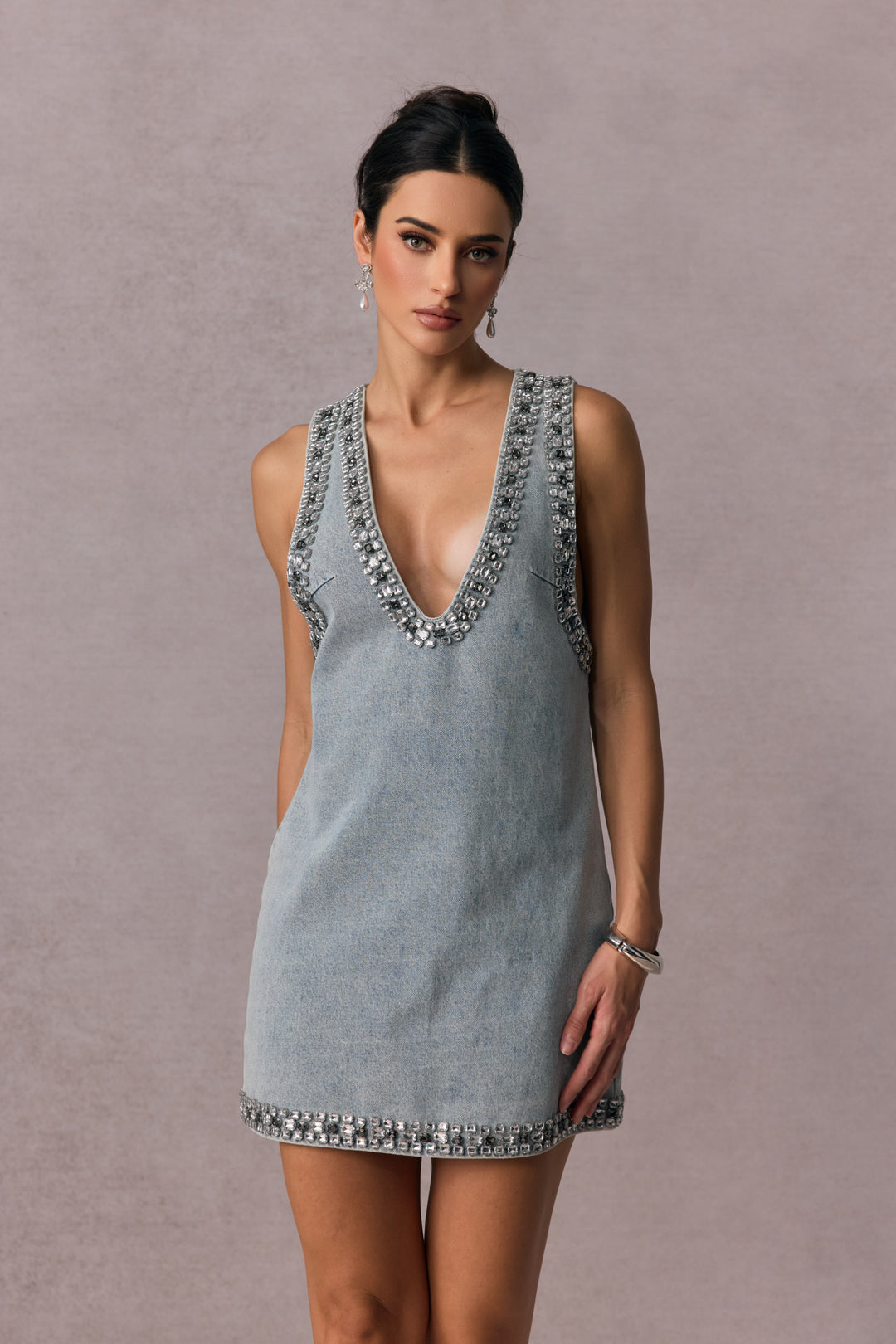 Shirley Mini-Denimkleid mit Kristallverzierung Vorderansicht