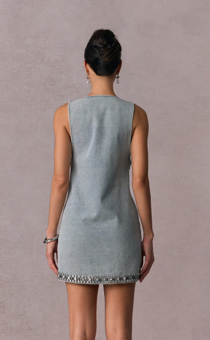 Shirley Mini-Denimkleid im Einsatz