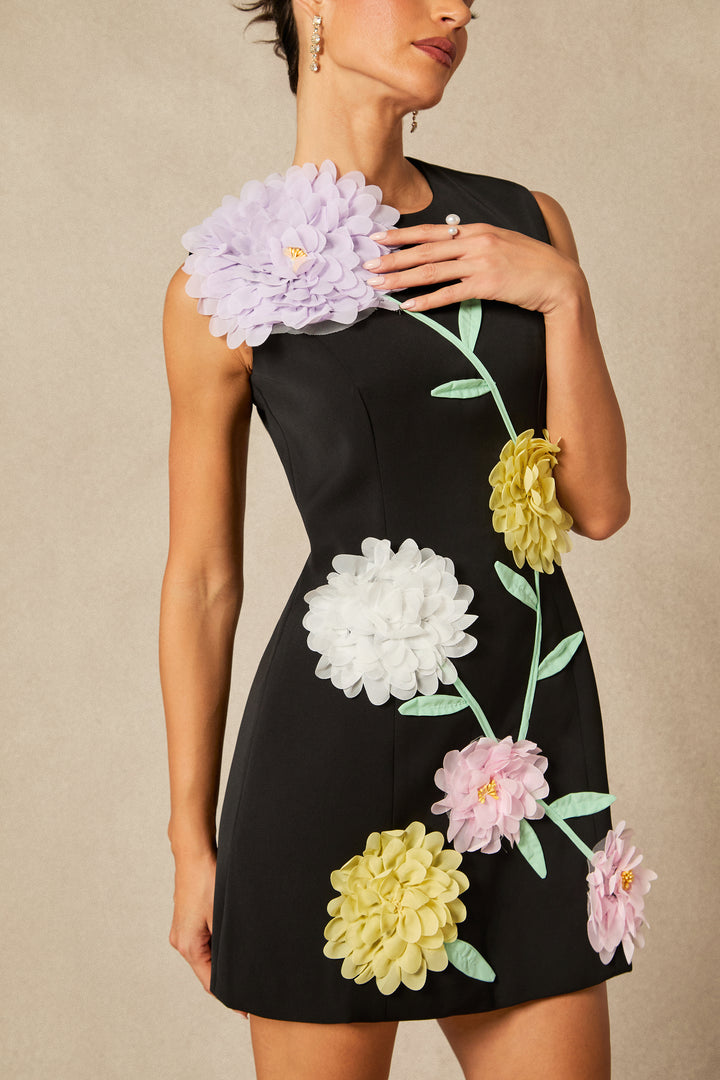 Sibyl ärmelloses Minikleid mit Blumenapplikationen - Anlass - KYMA