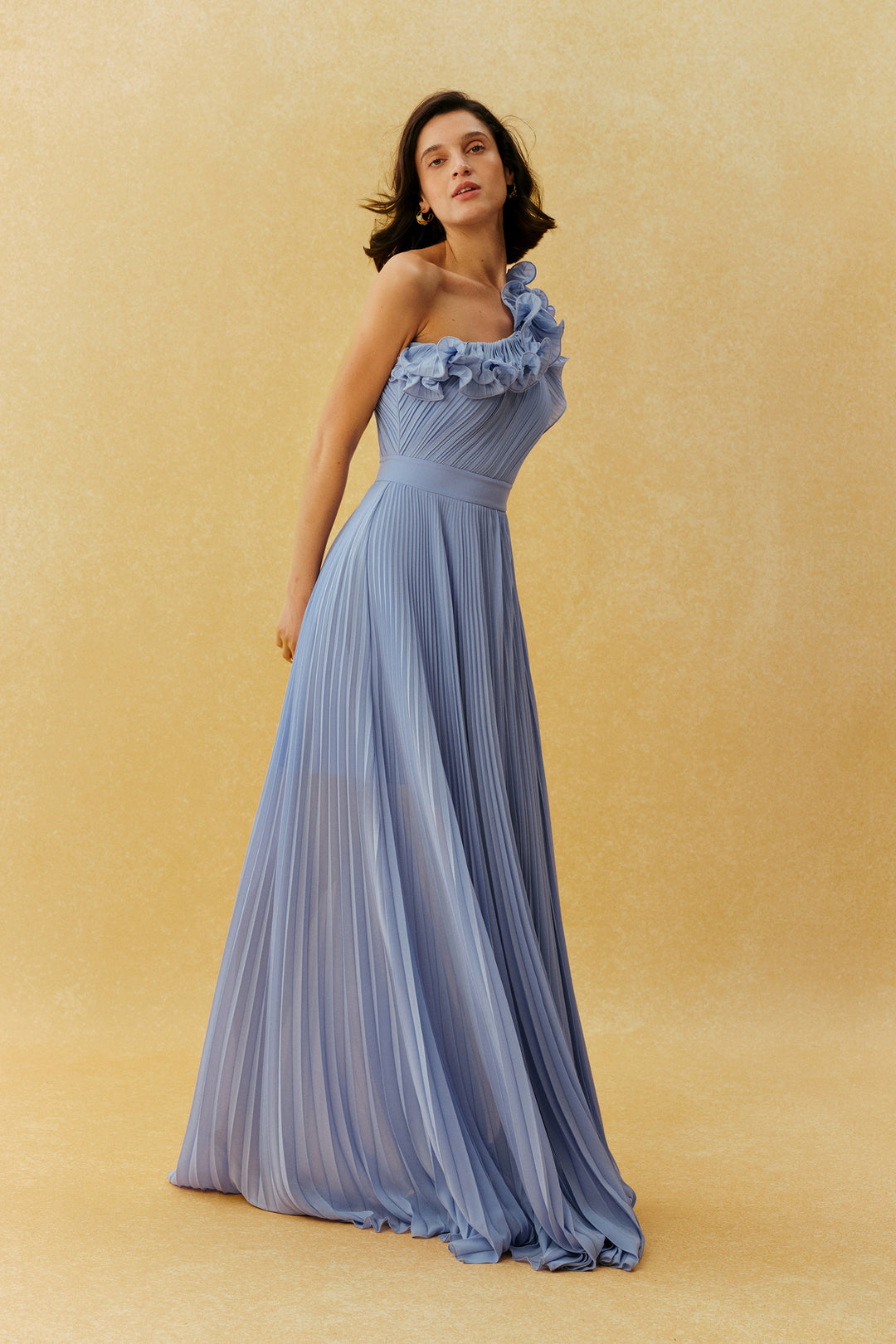Soft Night Blaues One-Shoulder-Maxikleid mit Rüschen und Falten Rückansicht - KYMA
